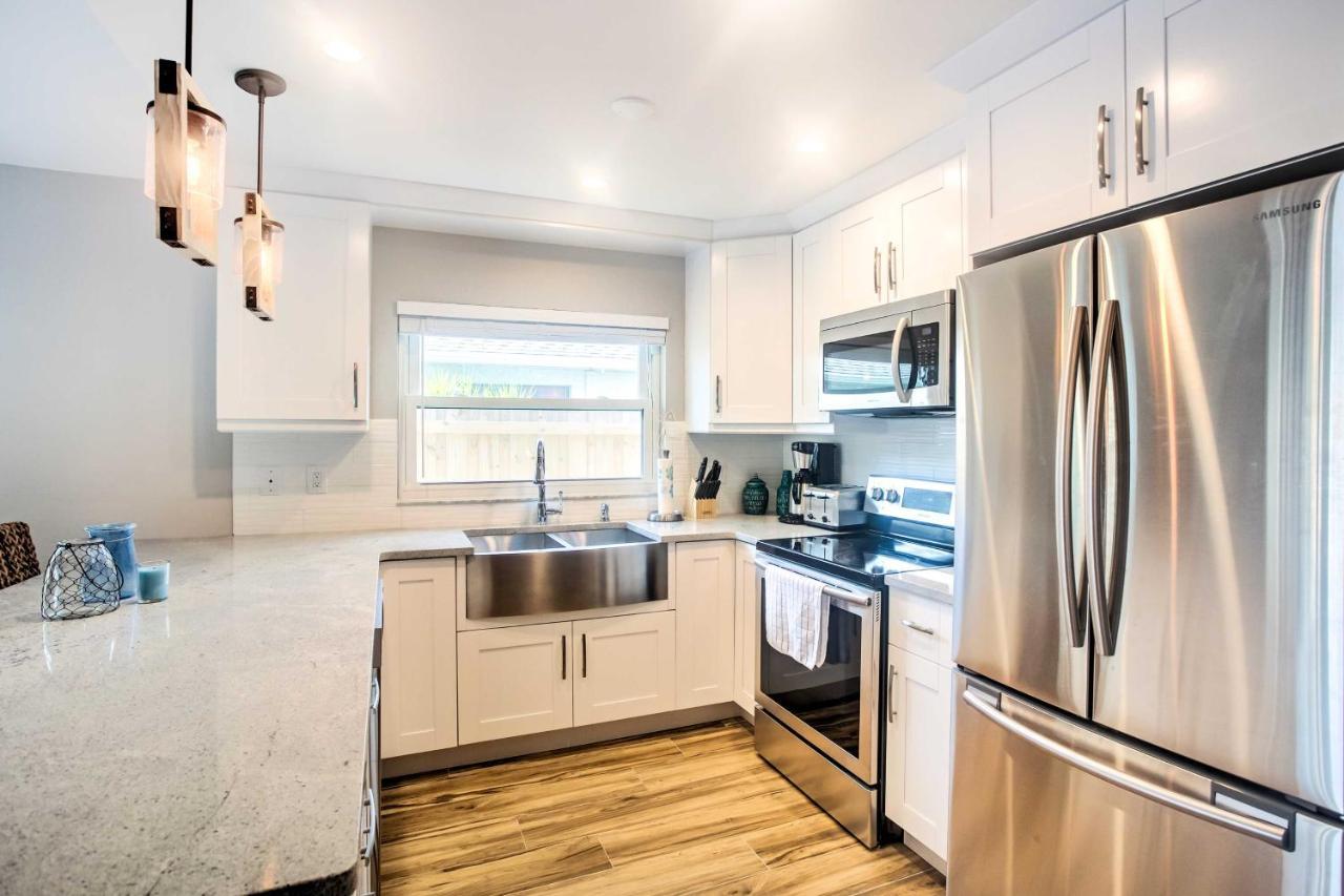 Naples Home With Lanai And Pool Near Vanderbilt Beach! Екстериор снимка