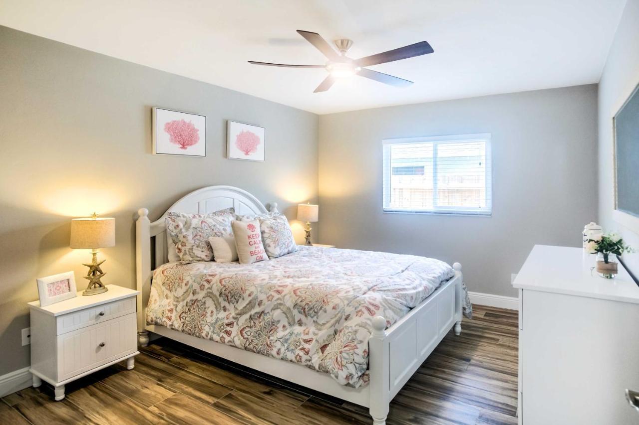 Naples Home With Lanai And Pool Near Vanderbilt Beach! Екстериор снимка